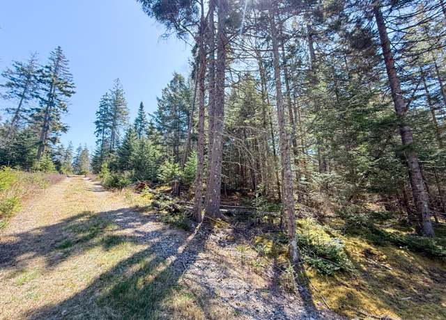 Property at 18 Berry Ln, Vinalhaven, ME 04863