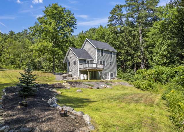 Property at 11 Petersville Ln, Gardiner, ME 04345, 3 beds, 3 baths