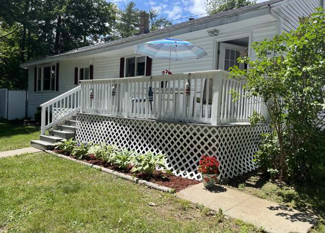Property at 35 Grove Ave, Old Orchard Beach, ME 04064, 3 beds, 1 bath