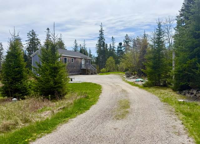 Property at 8 Berry Ln, Vinalhaven, ME 04863, 3 beds, 1 bath