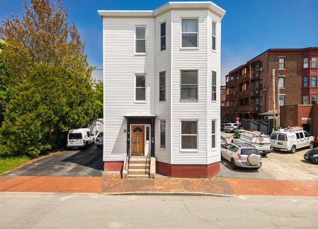 Property at 11 Smith St, Portland, ME 04101, 9 beds, 3 baths