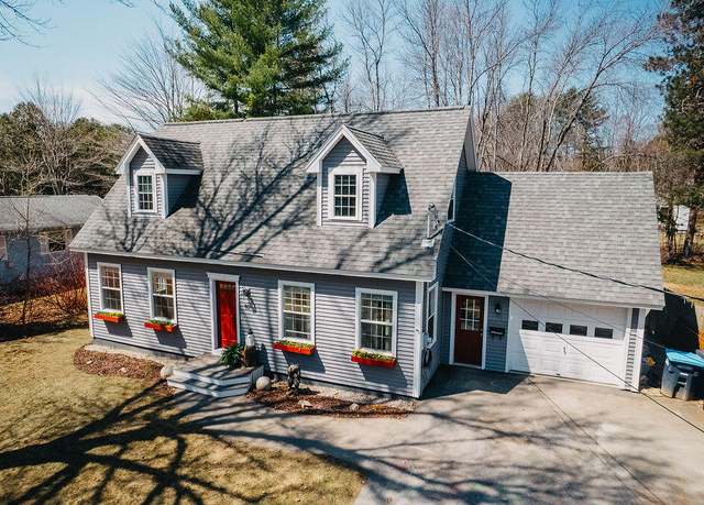 Property at 10 Pinewood St, Orono, ME 04473, 3 beds, 2.5 baths