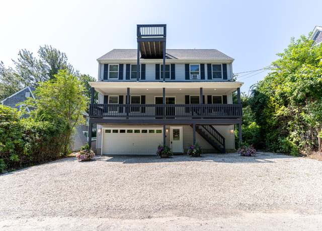 Property at 31 Highland Ave, York, ME 03909, 5 beds, 2.5 baths