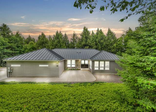 Property at 1309 Great Moose Dr, Hartland, ME 04943, 4 beds, 3.5 baths