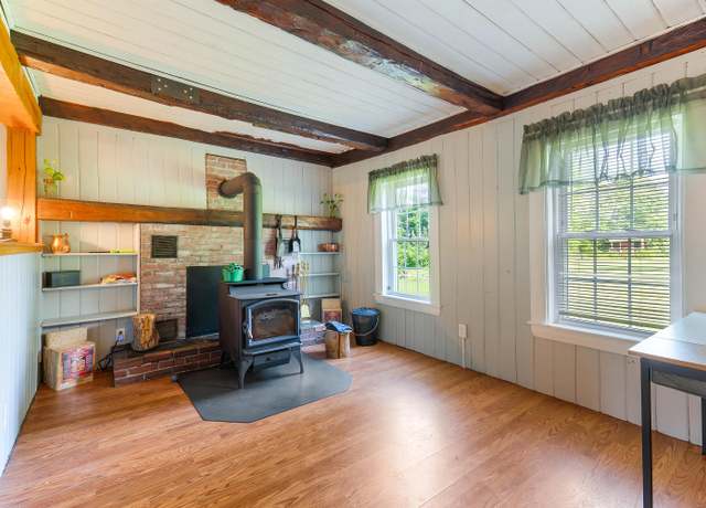 Property at 496 Litchfield Rd, Farmingdale, ME 04344, 3 beds, 2 baths