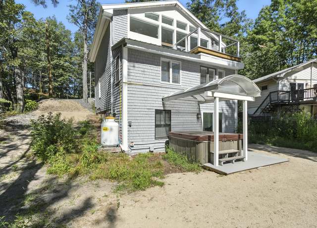 Property at 937 Roosevelt Trail Trl, Windham, ME 04062, 3 beds, 2 baths