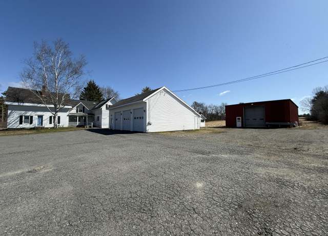 Property at 121 Mutton Ln, Clinton, ME 04927, 4 beds, 2 baths