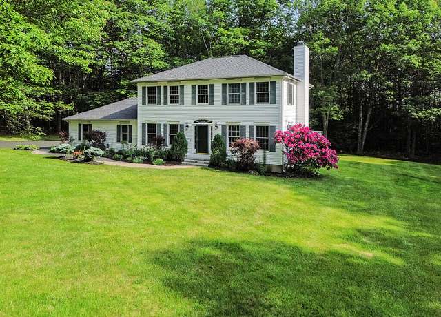 Property at 4 Acorn Ln, Lewiston, ME 04240, 3 beds, 2 baths