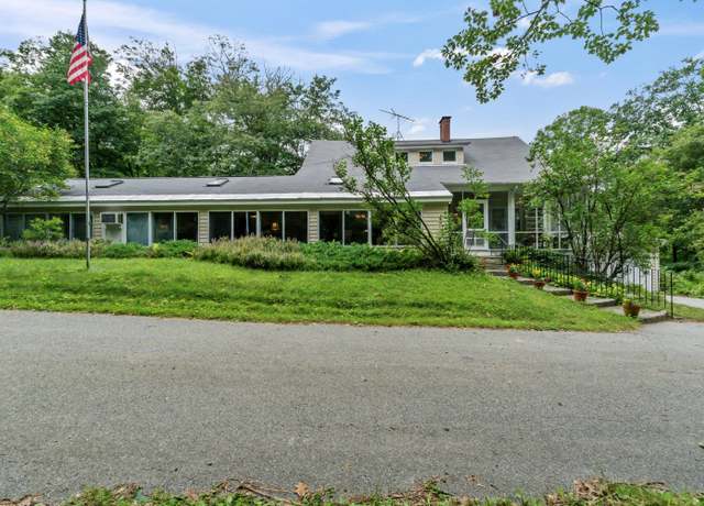 Property at 491 Lake Shore Dr, Auburn, ME 04210, 3 beds, 2 baths