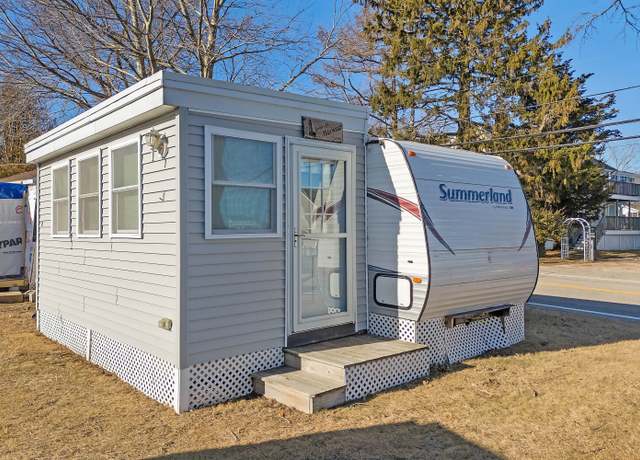 Property at 333 Long Sands Rd Unit 18T, York, ME 03909, 1 bed, 1 bath