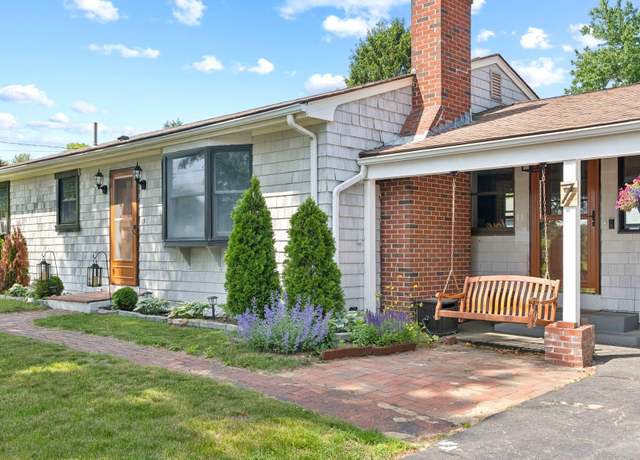Property at 7 Lawn Ave, Cumberland, ME 04021, 3 beds, 2 baths