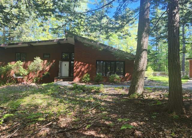 Property at 185 Park St, Orono, ME 04473, 4 beds, 2 baths