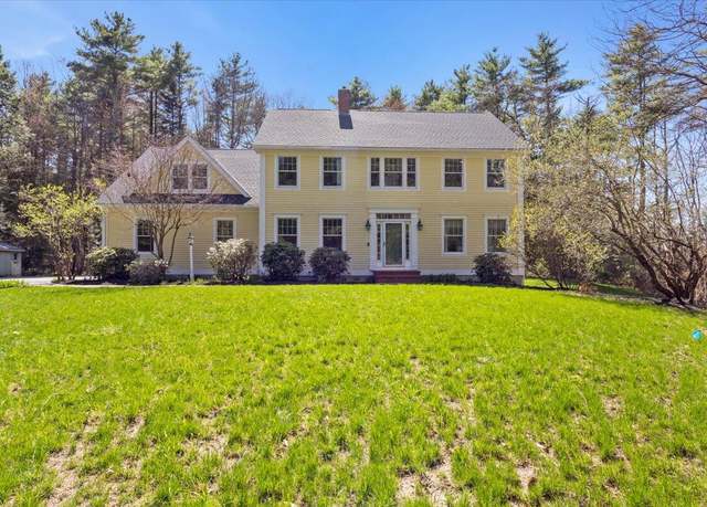 Property at 19 Little Brook Dr, Falmouth, ME 04105, 4 beds, 2.5 baths
