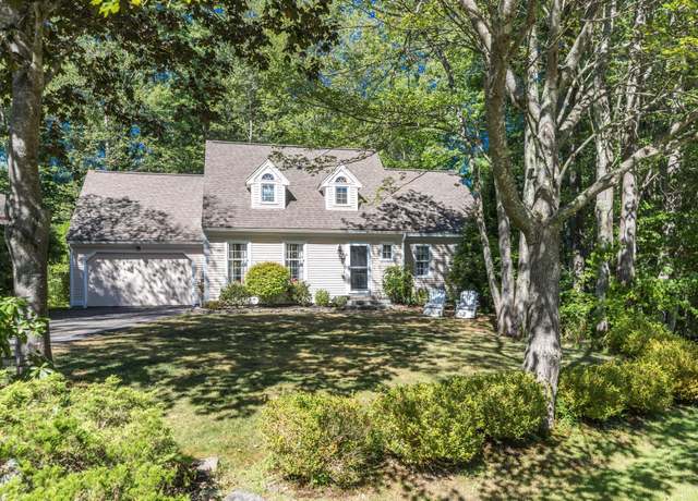 Property at 8 Hawthorne Ln, York, ME 03909, 3 beds, 2.5 baths