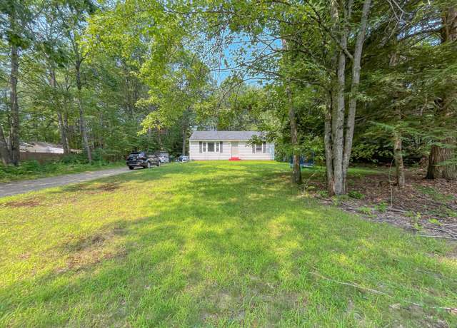 Property at 26 Dresser Rd, Buxton, ME 04093, 2 beds, 1 bath