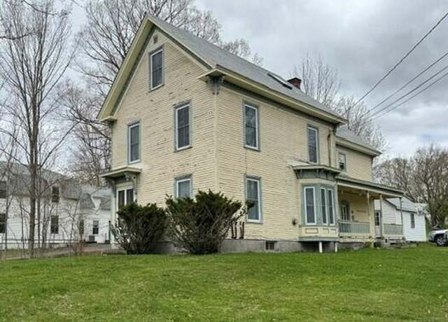 Property at 46 Cedar St, Dover-foxcroft, ME 04426, 5 beds, 3.5 baths