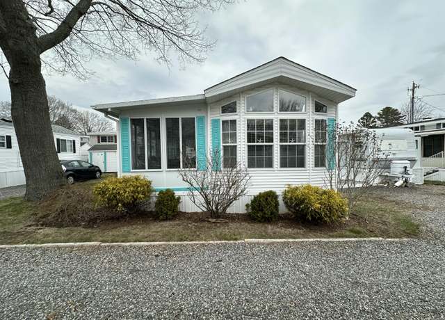 Property at 9 Bourne Ave Unit C8, Wells, ME 04090, 1 bed, 1 bath