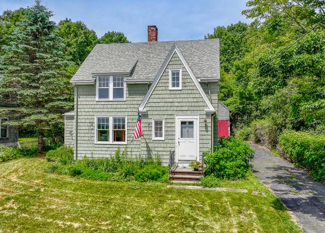 Property at 69 W Meadow Rd, Rockland, ME 04841, 3 beds, 1.5 baths