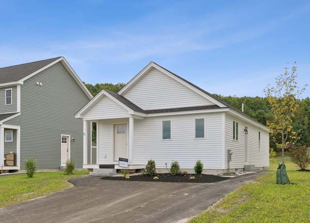 Property at 5 Feldspar Ln #3, Cumberland, ME 04021, 2 beds, 1 bath