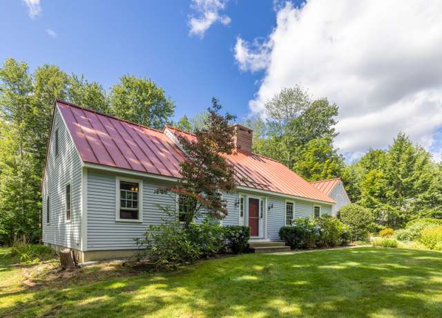 Property at 8 Rockbrook Dr, Camden, ME 04843, 3 beds, 2.5 baths