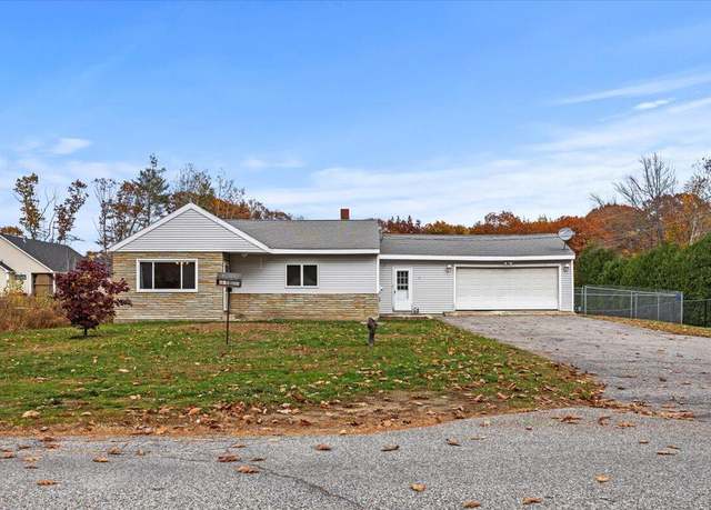 Property at 13 Sokokis Rd, Biddeford, ME 04005, 3 beds, 1 bath