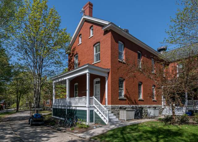 Property at 28 Ingalls Rd #28, Portland, ME 04109, 4 beds, 2.5 baths