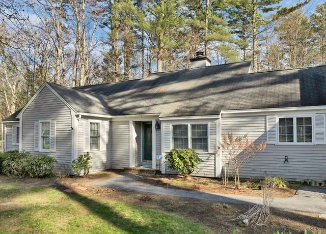 Property at 7 Acorn Cir #7, Kennebunk, ME 04043, 4 beds, 3 baths
