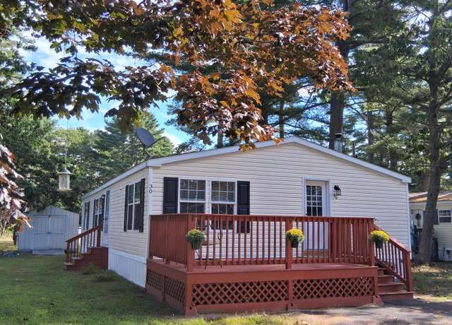 Property at 30 Franklin Pkwy, Brunswick, ME 04011, 3 beds, 2 baths