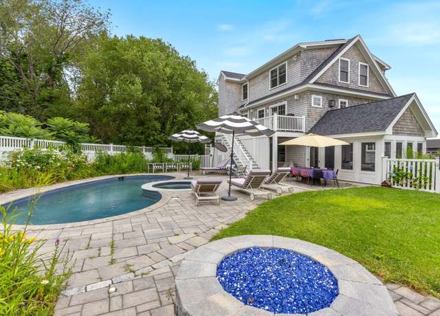 Property at 17 Intervale Rd, York, ME 03902, 4 beds, 3.5 baths