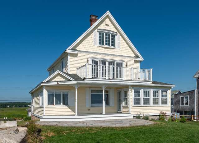 Property at 200 Webhannet Dr, Wells, ME 04090, 4 beds, 4 baths