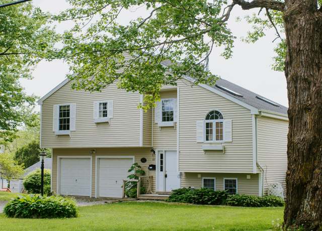 Property at 97 Gleason St, Thomaston, ME 04861, 3 beds, 2 baths