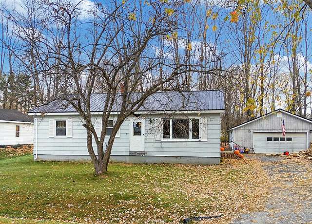 Property at 18 Sebasticook Dr, Clinton, ME 04927, 3 beds, 1 bath