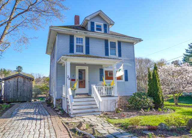 Property at 24 Park St, Bath, ME 04530, 2 beds, 1 bath
