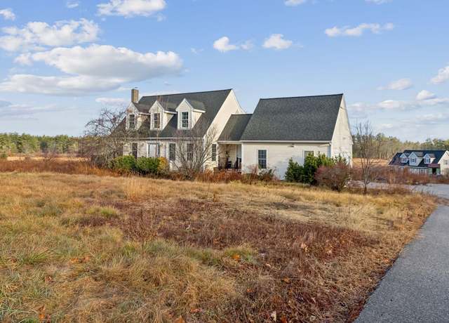 Property at 249 Wells St, North Berwick, ME 03906, 3 beds, 2.5 baths