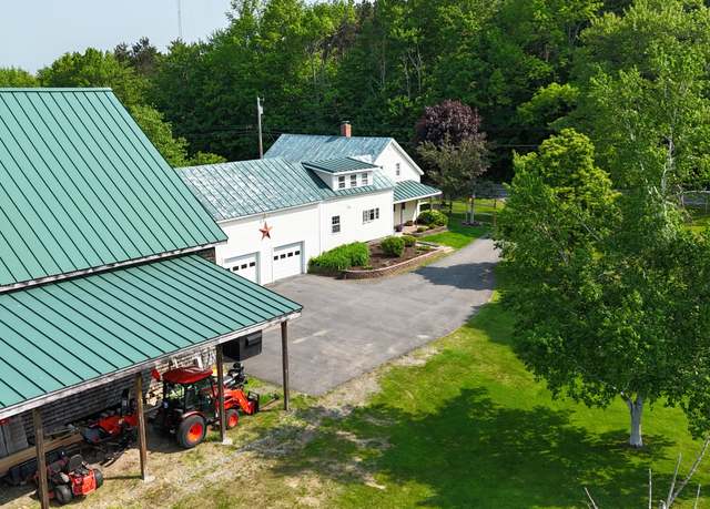 Property at 219 Middle Rd, Skowhegan, ME 04976, 5 beds, 3 baths