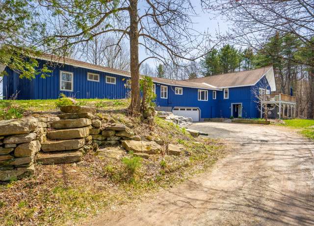 Property at 314 Meadow Rd, Topsham, ME 04086, 5 beds, 4 baths