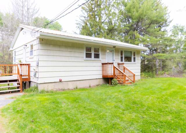 Property at 210 Chute Rd, Windham, ME 04062, 2 beds, 1.5 baths