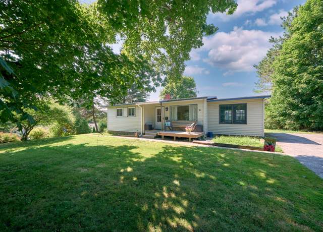 Property at 164 Rankin St, Rockland, ME 04841, 3 beds, 1 bath