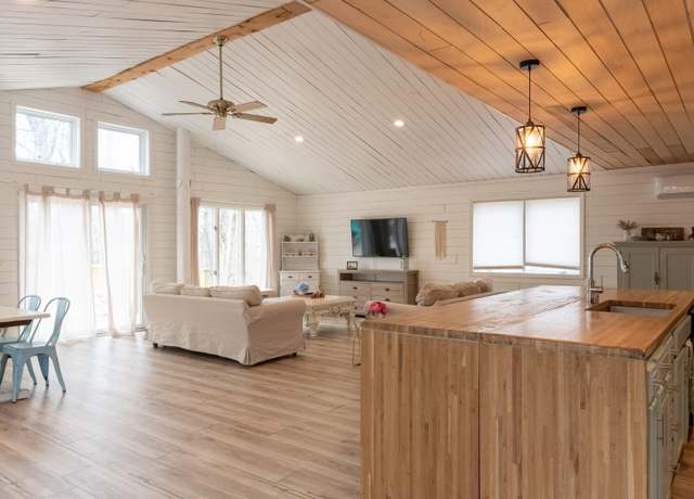 Property at 14 Cove Rd, Georgetown, ME 04548, 3 beds, 2 baths