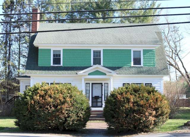 Property at 231 Main St, Madison, ME 04950, 4 beds, 1.5 baths