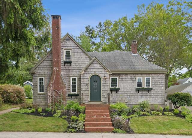 Property at 20 Elmwood Rd, Cape Elizabeth, ME 04107, 3 beds, 2 baths