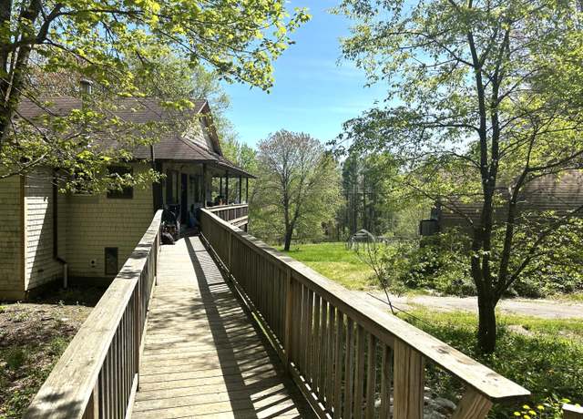 Property at 932 Bunker Hill Rd, Jefferson, ME 04348, 3 beds, 3 baths