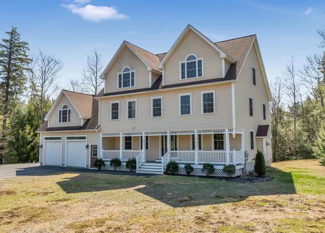 Property at 44 Deerfield Rd, North Berwick, ME 03906, 6 beds, 2.5 baths