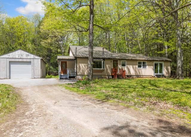 Property at 594 Middlesex Rd, Topsham, ME 04086, 4 beds, 2 baths