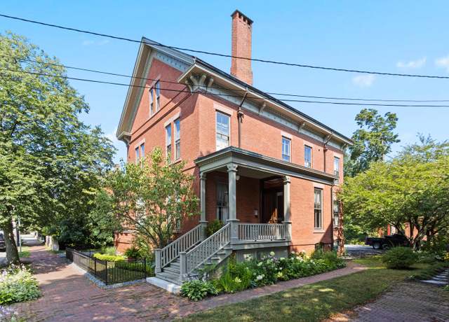 Property at 151 Pine St #4, Portland, ME 04102, 1 bed, 1 bath