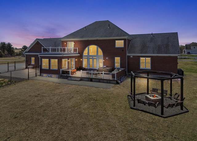 Property at 15 Stream View Dr, Waterville, ME 04901, 4 beds, 5.5 baths