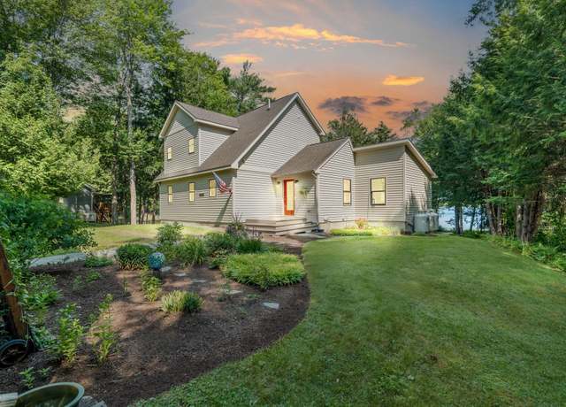 Property at 4 Abnaki Pl, Saint Albans, ME 04971, 3 beds, 3 baths