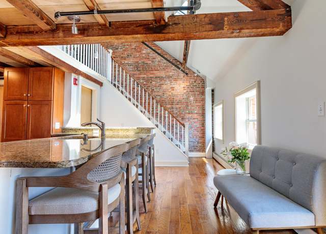 Property at 32 Pleasant St #3, Portland, ME 04101, 1 bed, 1 bath