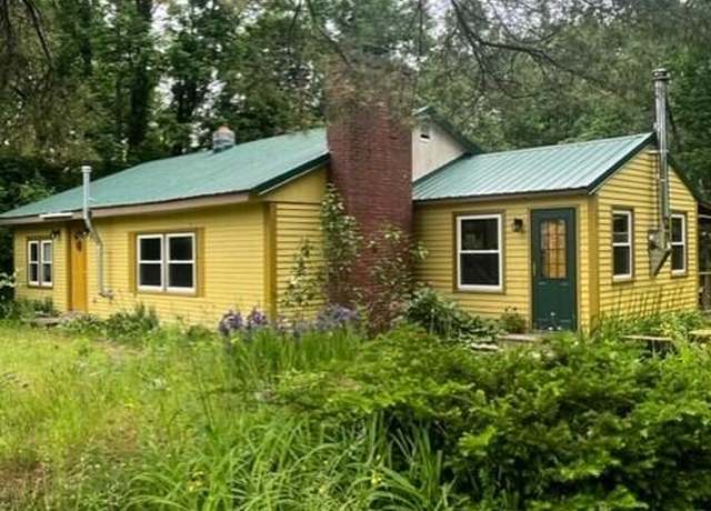 Property at 22 Lamb Farm Rd, Brunswick, ME 04011, 2 beds, 1 bath