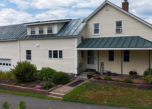 Property at 219 Middle Rd, Skowhegan, ME 04976, 5 beds, 3 baths